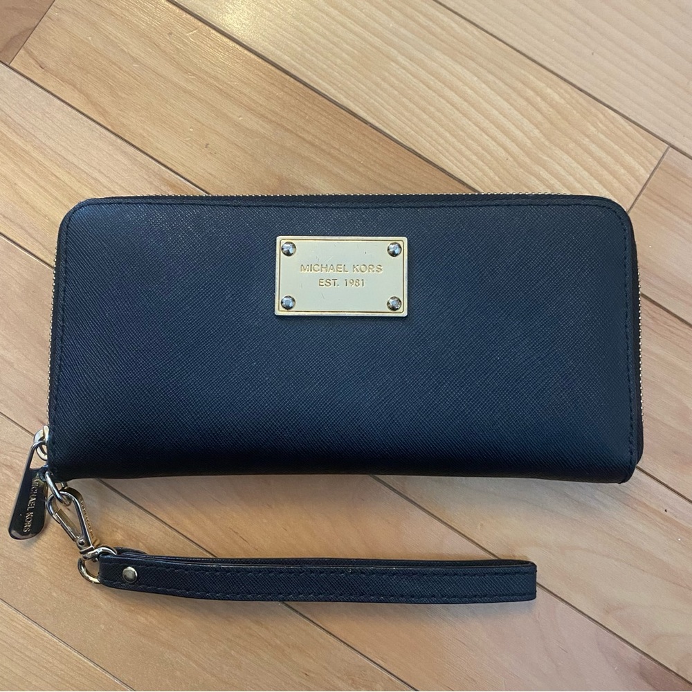 Michael Kors Wallet/wristlet